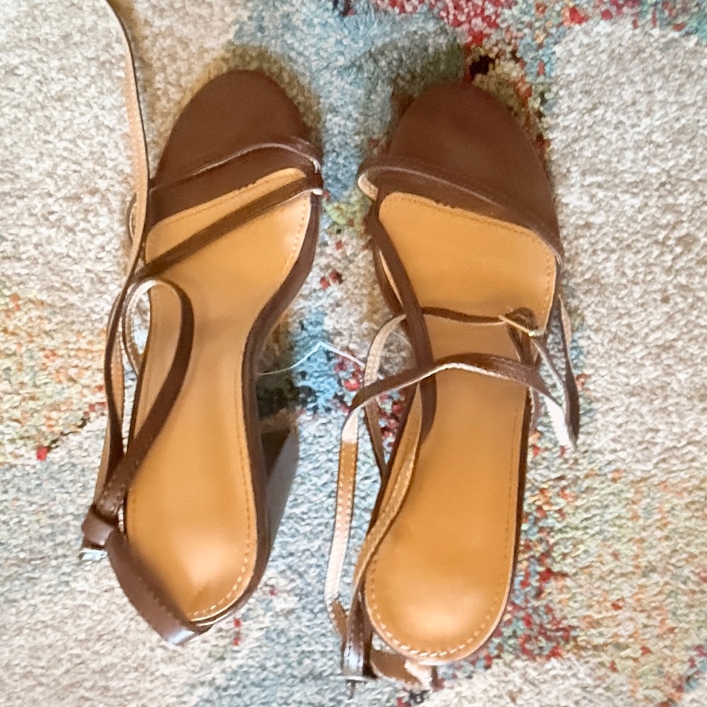 Elegant Brown Strappy Sandals